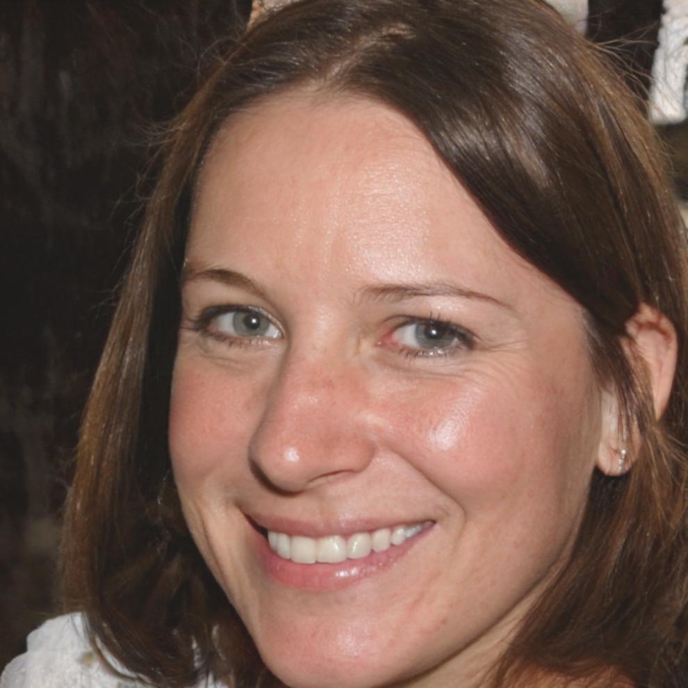 Portrait de Camille Rousseau, formatrice en entrepreneuriat